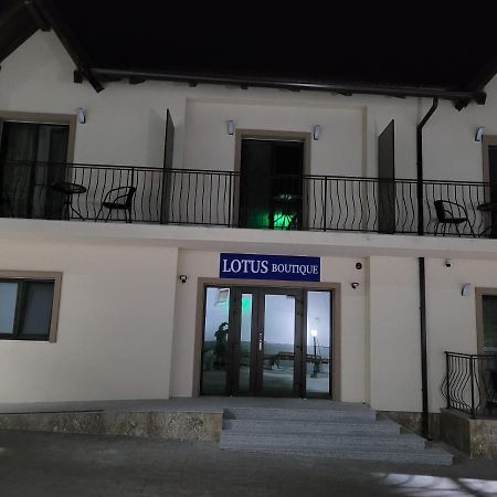 Готель Lotus Boutique Дева Екстер'єр фото