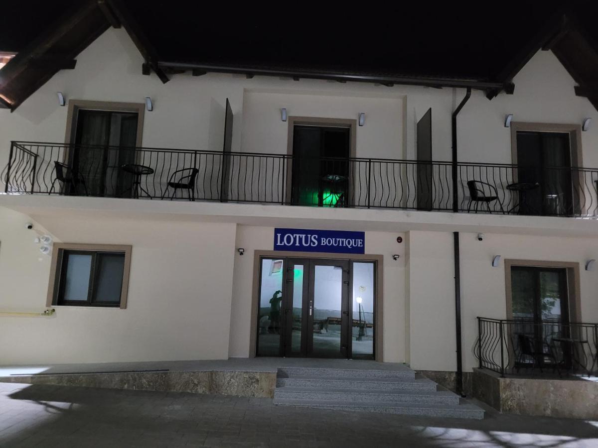 Готель Lotus Boutique Дева Екстер'єр фото